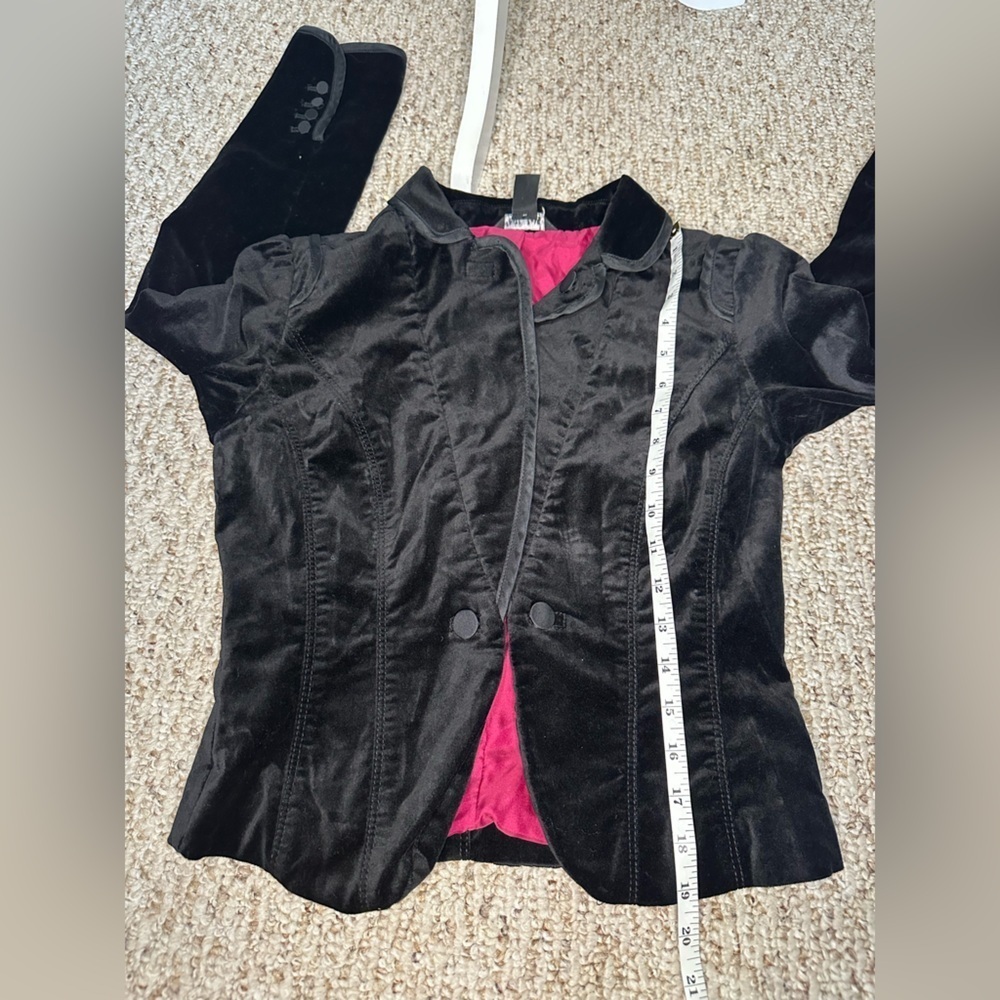White House Black Market Velvet black Blazer with Cropped Tailored Fit size 4 - Picture 6 of 6